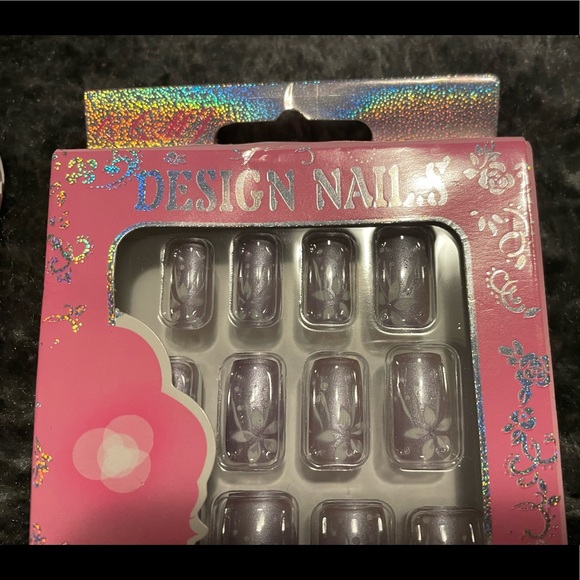COPY - NWT🌸 Fake nails with designs $11 each 🦓 - Picture 3 of 9